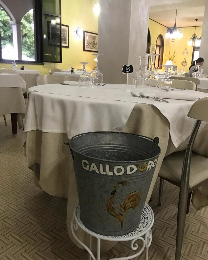 וינולה Hotel Ristorante Gallo D'Oro מראה חיצוני תמונה